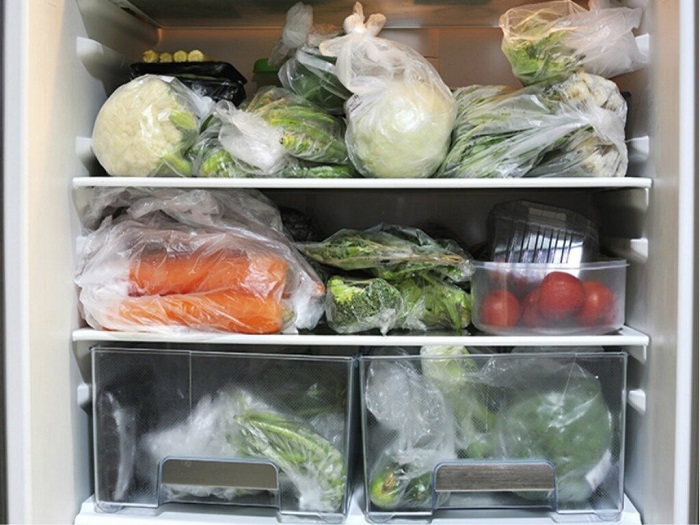 Овощи в полиэтиленовых пакетах не дышат. / Фото: Zen.yandex.ru