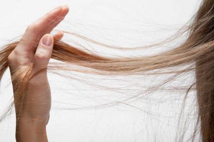 Если волосы электризуются, смажьте их обычным кремом для рук. / Фото: Pinterest.com