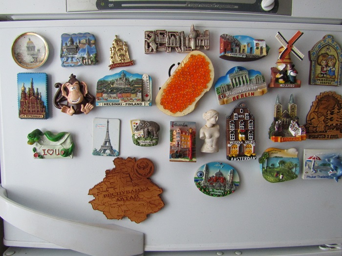 Магниты на холодильнике создают визуальный шум. / Фото: ask.fm