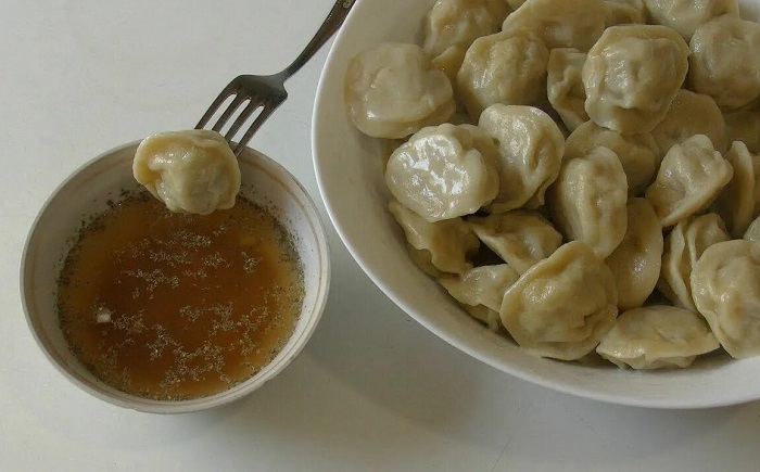 Уксус приносили в отдельном блюдце Уксус приносили в отдельном блюдце