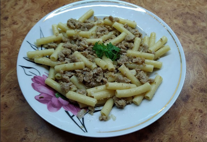 Фарш для макарон делали из отварной говядины Фарш для макарон делали из отварной говядины