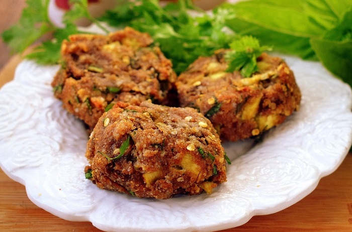 Котлеты из баклажанов и мяса. / Фото: tort-factory.ru