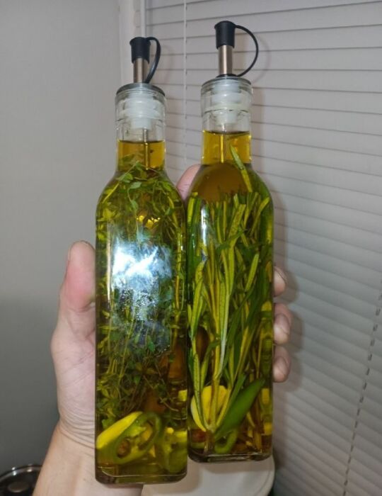 Ароматное оливковое масло с травами. / Фото: duden.ru