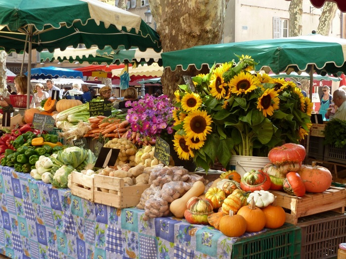 Сезонные продукты представлены на рынках. / Фото: tur-france.com