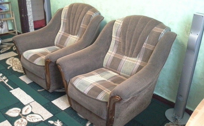Выставите старые кресла на сайт объявлений. / Фото: kupit-gde.ru