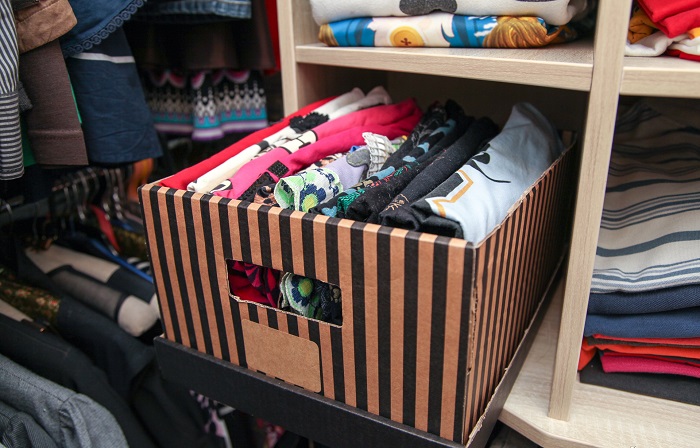 Пусть летняя одежда хранится на отдельных полках Пусть летняя одежда хранится на отдельных полках