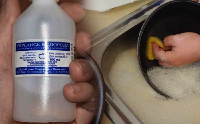 Перекись водорода справляется со многими пятнами