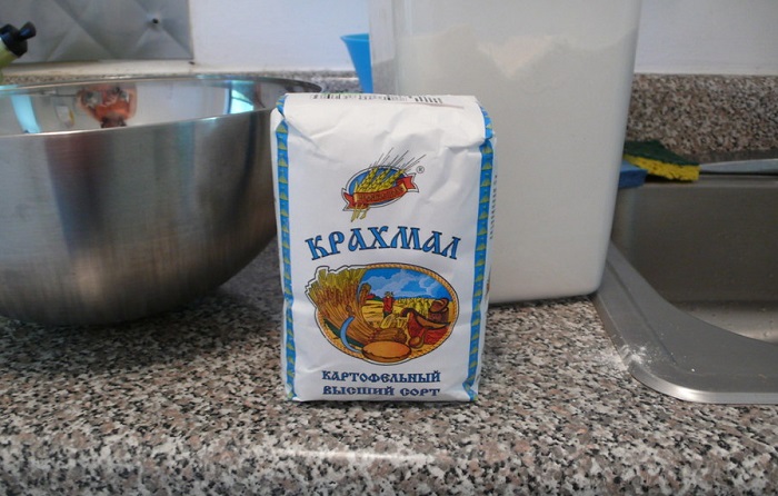 Крахмал нужно будет кипятить в грязной посуде