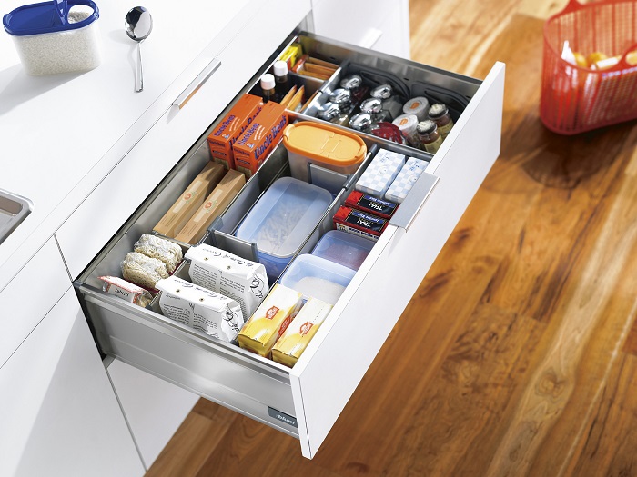 8 советов, как организовать пространство в ящиках и шкафчиках на кухне и избавиться от беспорядка
