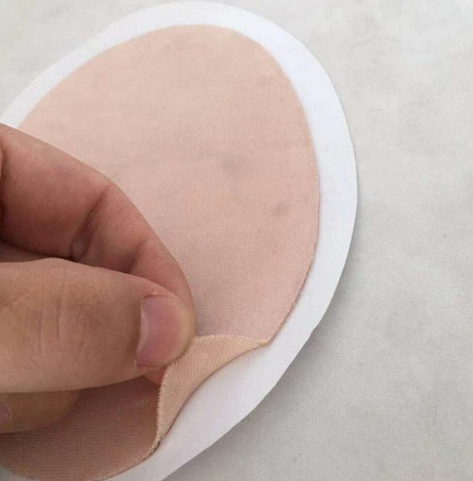 У патчей есть специальный липкий слой