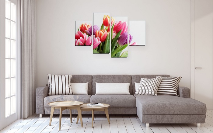 Модульные картины с тюльпанами ассоциируются с весной. / Фото: idei.club