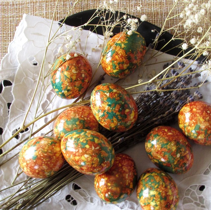 Мраморные яйца похожи на драгоценные камни. / Фото: livemaster.ru