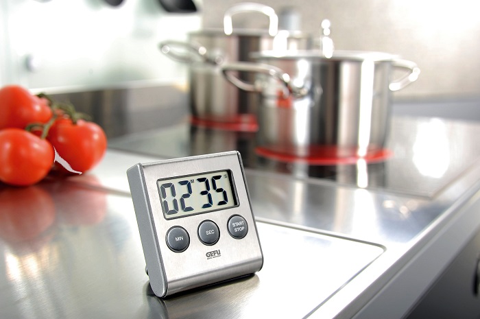 Для этих целей удобно использовать обычный кухонный таймер. / Фото: laegel.net Для этих целей удобно использовать обычный кухонный таймер. / Фото: laegel.net