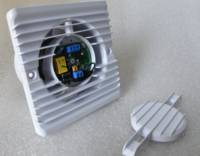 Установите в ванной вентилятор с датчиком влажности Установите в ванной вентилятор с датчиком влажности