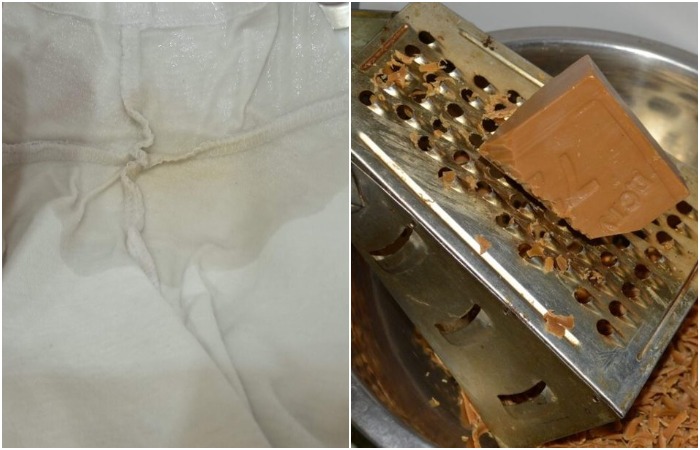 Посыпьте увлажненную ткань мыльной стружкой