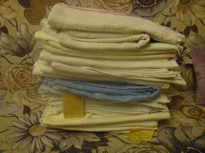 Старые полотенца и простыни лучше не использовать по прямому назначению. / Фото: nn.ru