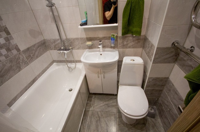 Ванная, объединенная с туалетом, в хрущевке. / Фото: hryschevka.ru