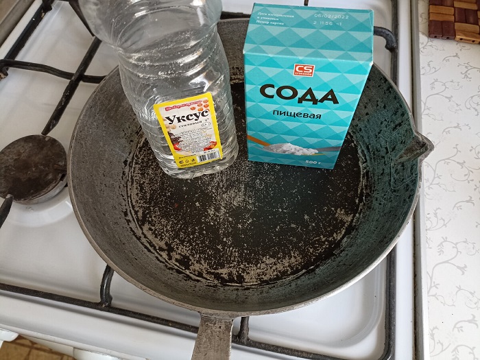 Используйте соду и уксус Используйте соду и уксус