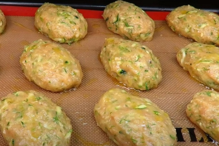 Котлеты с кабачком получаются очень сочными Котлеты с кабачком получаются очень сочными