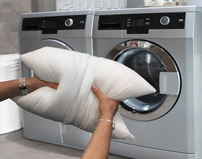 В сушилке можно сушить подушки. / Фото: spalatorie-curatatorie.ro