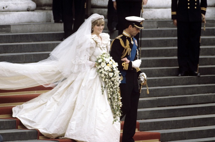 Диана Спенсер со своим супругом Чарльзом, принцем Уэльским. / Фото: marieclaire.co.uk