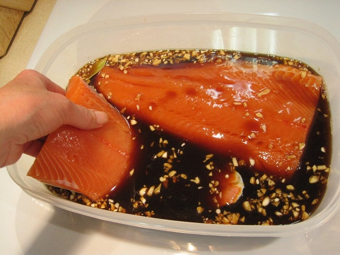 Для маринада отлично подходит соевый соус