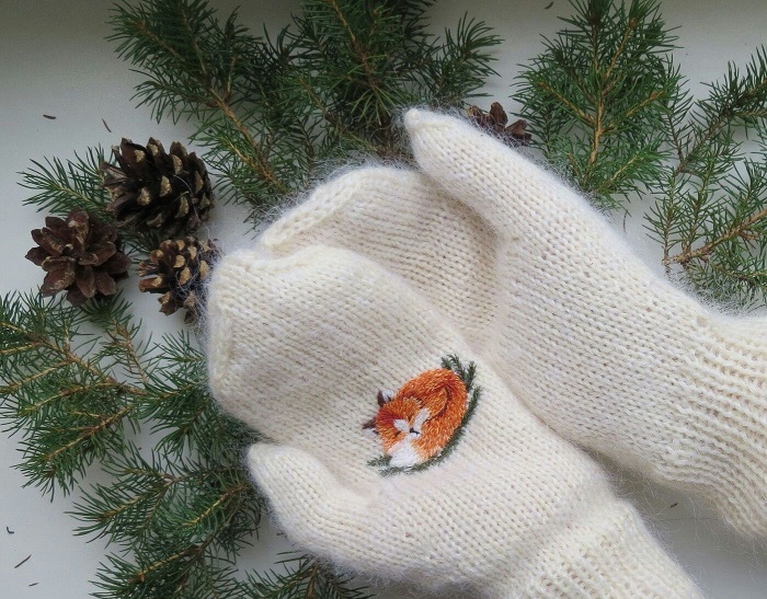 Warm mittens will keep your hands warm in the cold.