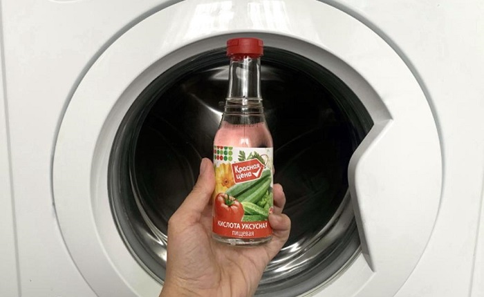 Чистить стиральную машину уксусом нужно дважды в год. / Изображение: дзен-канал technotion