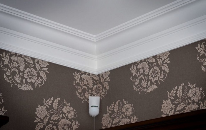 Классический потолочный плинтус устарел Классический потолочный плинтус устарел