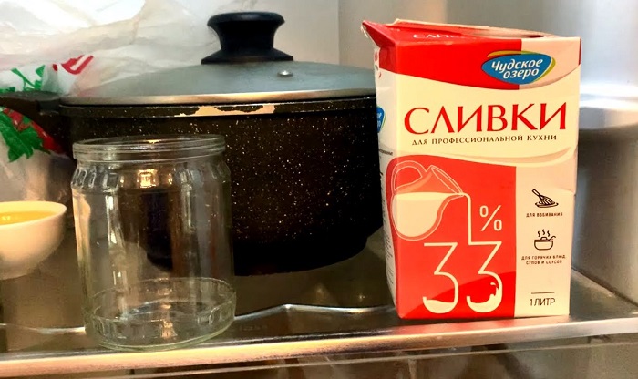 Достаньте сливки из холодильника и сразу начинайте взбивать Достаньте сливки из холодильника и сразу начинайте взбивать