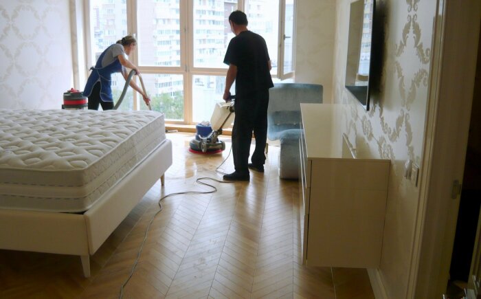 Уборку после ремонта сложно сделать качественно своими руками. / Фото: realty.rbc.ru