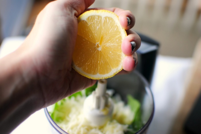 Лимонный сок играет такую же важную роль, как и соль. / Фото: zdorovogotovim.ru