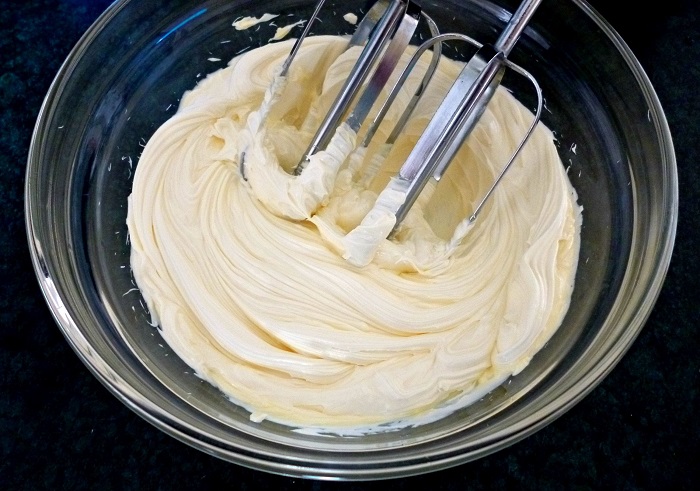 Используйте миксер или кухонный комбайн Используйте миксер или кухонный комбайн