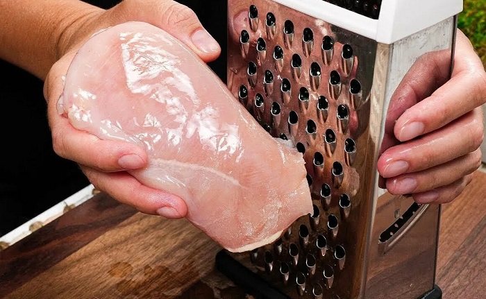 Курицу замораживали и измельчали на терке