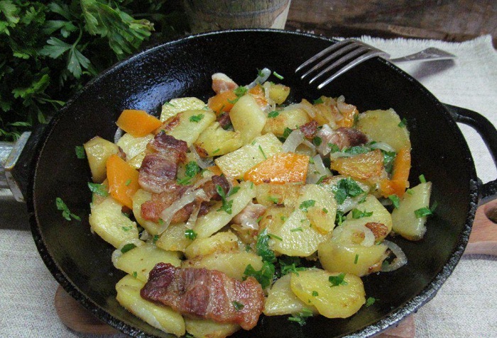 Такая картошка очень сытная и вкусная Такая картошка очень сытная и вкусная