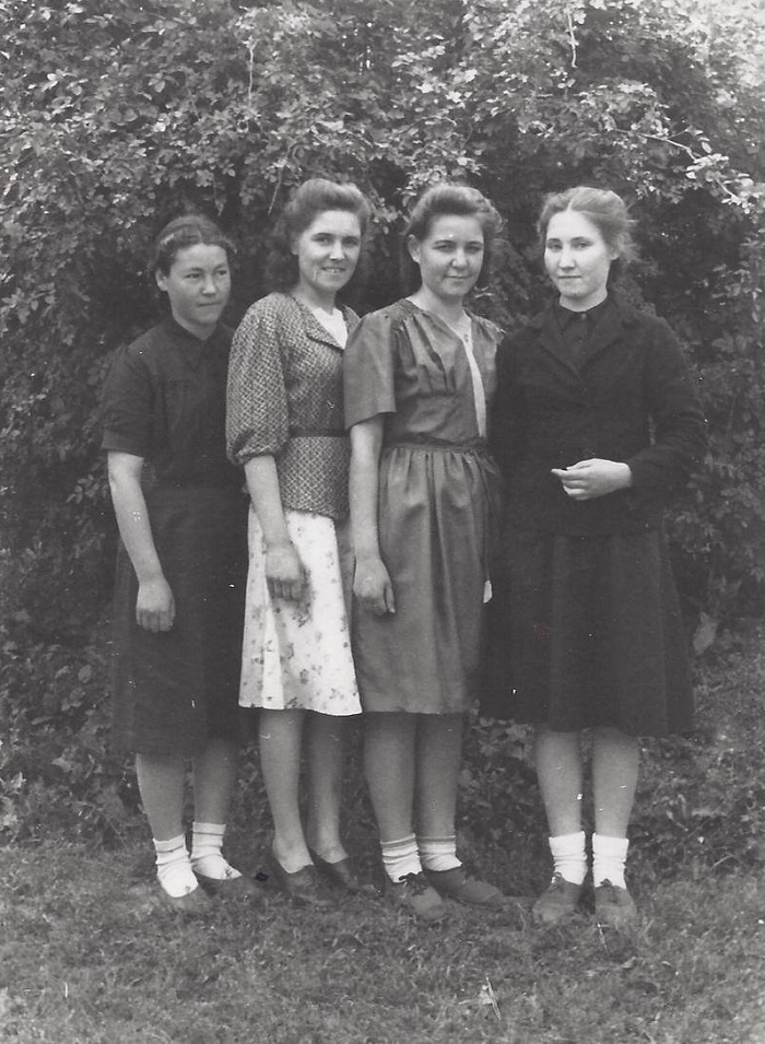 Белые носки были не только красивыми, но и практичными Белые носки были не только красивыми, но и практичными