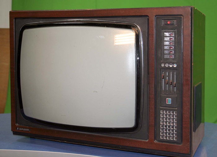 Ламповый телевизор занимал очень много места. / Фото: alternathistory.com
