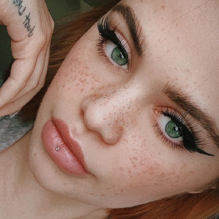 Веснушки нужно слегка растушевать