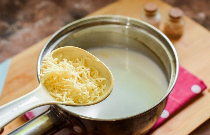 Твердый сыр не расплавляется полностью. / Фото: m.povar.ru Твердый сыр не расплавляется полностью. / Фото: m.povar.ru