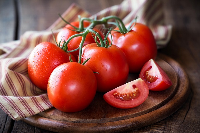 В прошлом помидоры часто приводили к отравлению. / Фото: goodfon.ru