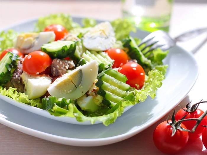 Овощной салат с тунцом. / Фото: pinterest.com