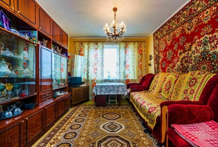 В советских квартирах ковры вешали на стену и клали на пол. / Фото: news.myseldon.com