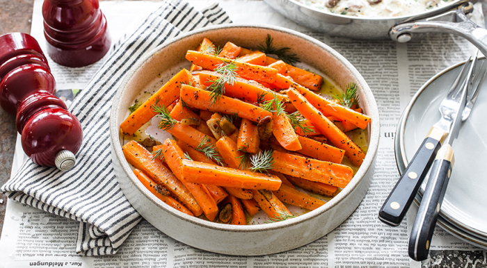 Запеченная морковь получается пряной и вкусной. / Фото: gastronom.ru