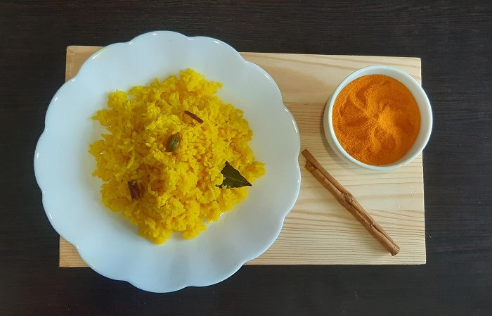 Куркума дарит рису красивый желтый оттенок и потрясающий аромат. / Фото: new-freepik.ru
