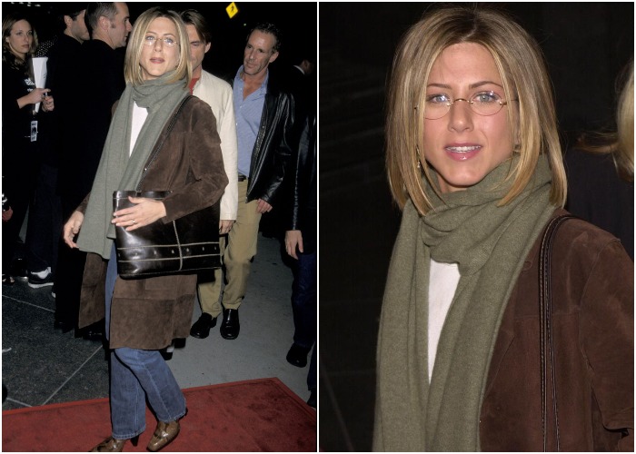 Джинсы + замшевый плащ + фактурный шарф Джинсы + замшевый плащ + фактурный шарф