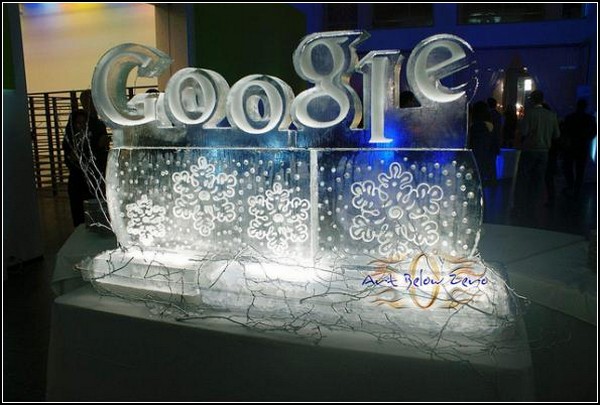 Логотип поисковой машины из льда
