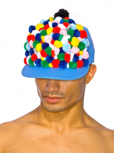 Дизайнерские кепки для гламурных панков