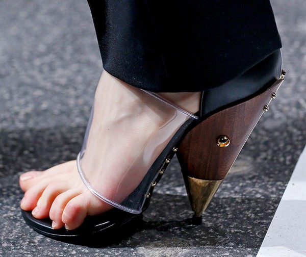 Самая актуальная обувь для весны 2013 по версии Givenchy
