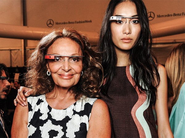 Высокотехнологичная коллаборация: интерактивные очки от Google в показе Diane Von Furstenberg