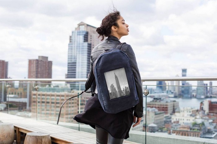 POP-I – городской рюкзак со встроенным дисплеем 